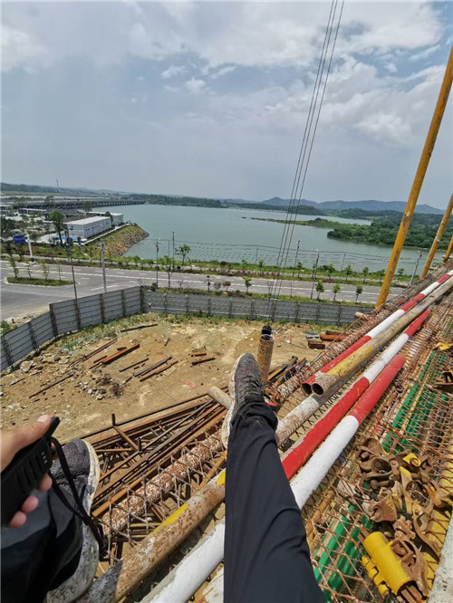 仙居县作业中发生设备损坏或人员意外，责任怎么划分？